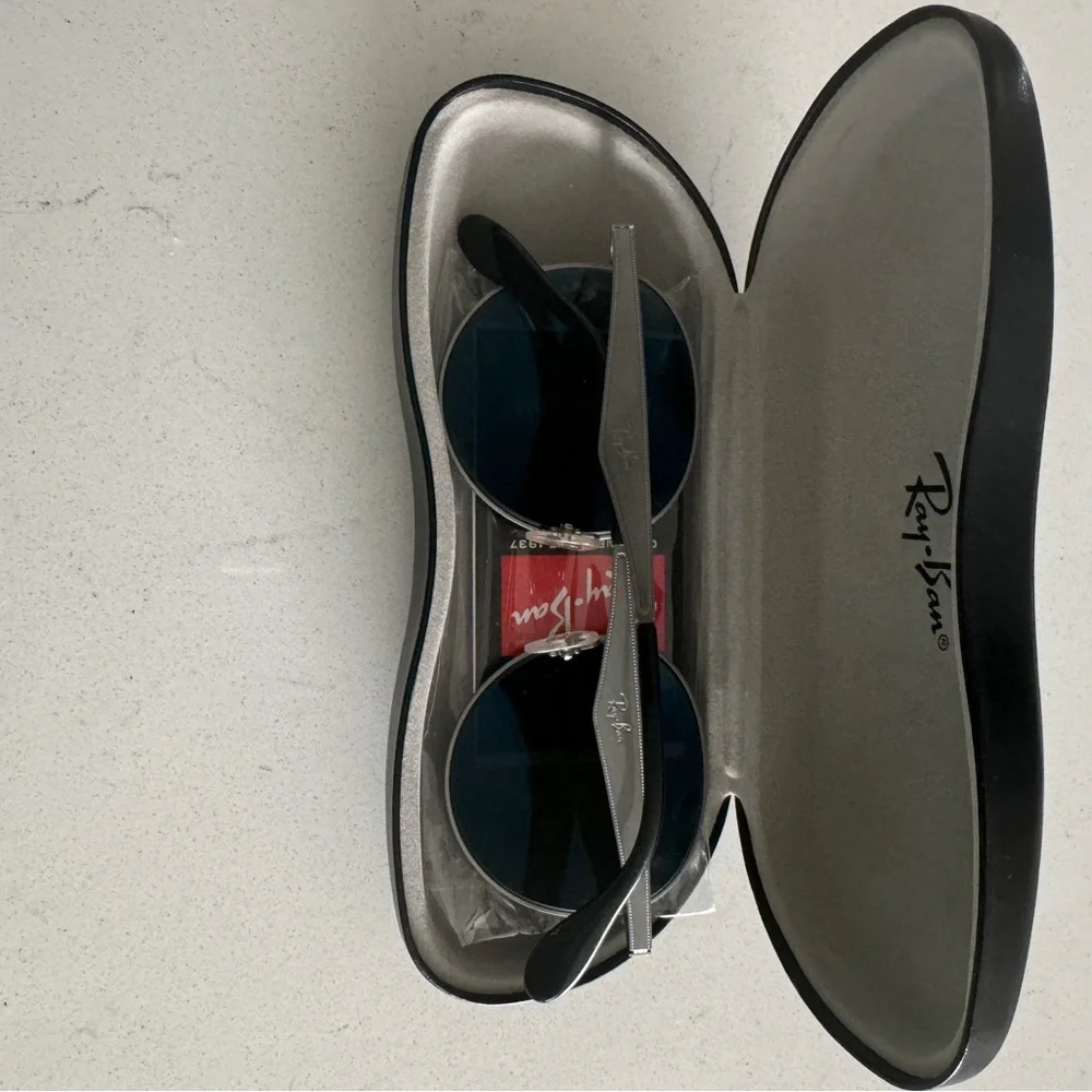 Ray-Ban 90s Style Metallic Silver Sunglasses with Dark Green Lenses - Picture 7 of 12